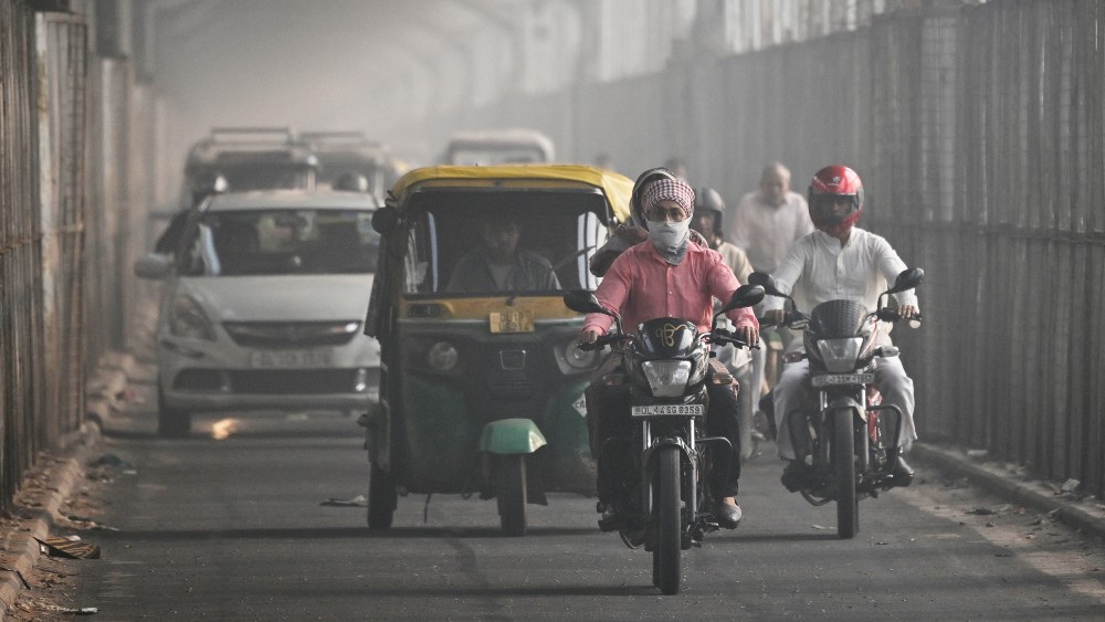 Survey finds 3 in 4 Delhi households feeling toxic air impact 